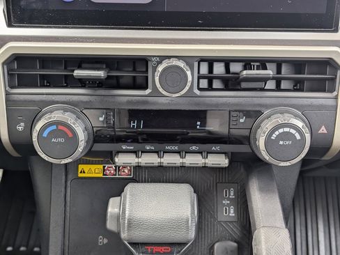 Used 2024 Toyota Tacoma TRD Sport w/ TRD Sport Upgrade Package image 32