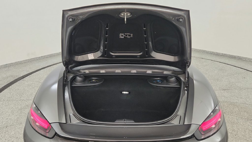 Used 2017 Porsche 718 Boxster RWD image 26