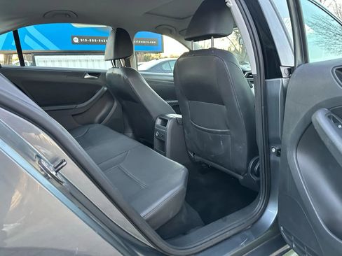 Used 2012 Volkswagen Jetta SE image 16