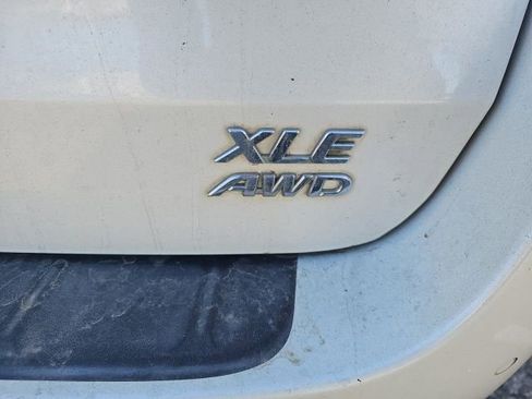 Used 2018 Toyota Sienna XLE w/ XLE Navigation Package image 4