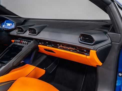 Used 2021 Lamborghini Huracan EVO RWD image 20