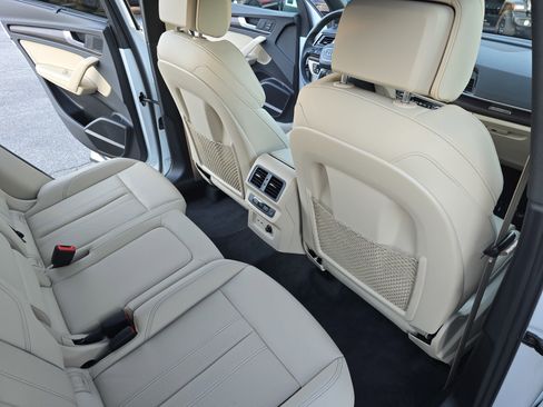 Used 2024 Audi Q5 2.0T Prestige w/ Prestige Package image 11