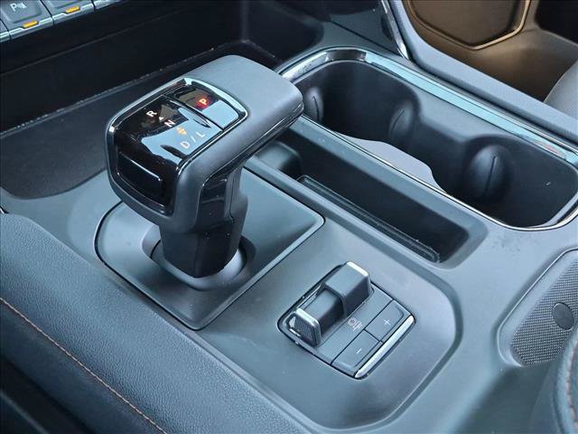 Used 2025 GMC Sierra 1500 AT4 w/ AT4 Premium Package AWD/4WD image 11