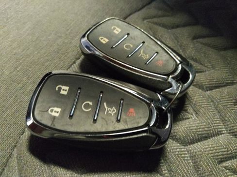 Used 2023 Chevrolet Equinox LT FWD image 32