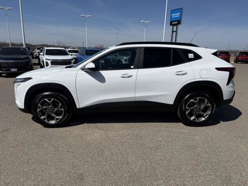 New 2026 Chevrolet Trax LT w/ LT Convenience Package image 6