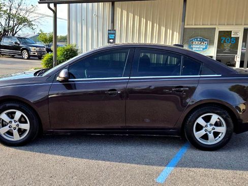 Used 2015 Chevrolet Cruze LT image 2
