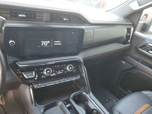 Used 2024 GMC Sierra 2500 AT4 w/ AT4 Premium Plus Package image 27