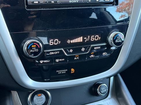 Used 2016 Nissan Murano SV AWD/4WD image 17