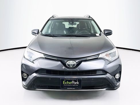 Used 2018 Toyota RAV4 XLE FWD image 2