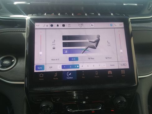 Used 2022 Jeep Grand Cherokee Limited 4xe image 27