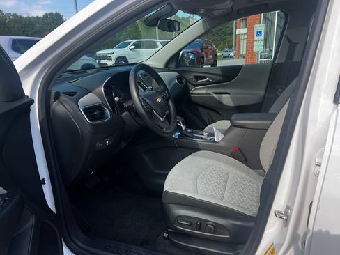 Used 2024 Chevrolet Equinox LT FWD image 13