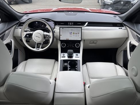 Certified 2025 Jaguar F-PACE R-Dynamic S image 27