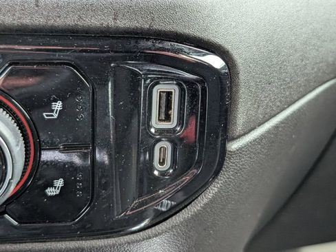 Used 2022 Chevrolet Silverado 1500 RST AWD/4WD image 19