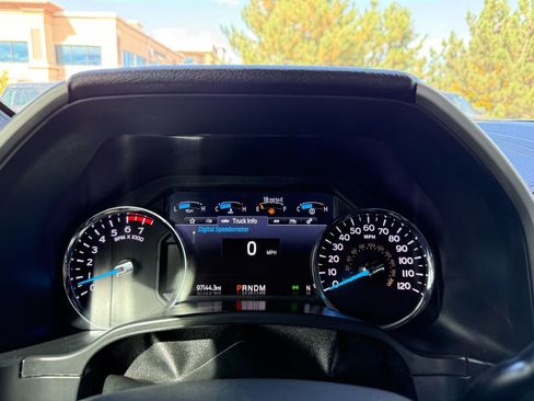 Used 2022 Ford F350 Lariat w/ FX4 Off-Road Package image 35