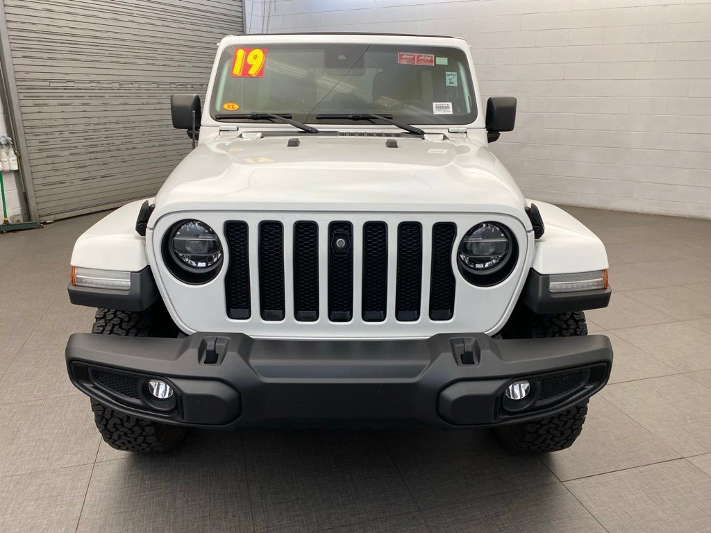 Used 2019 Jeep Wrangler Unlimited Sahara AWD/4WD image 9