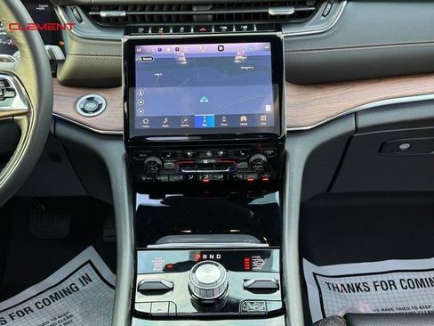 Used 2023 Jeep Grand Cherokee L Summit w/ High Altitude Package image 19