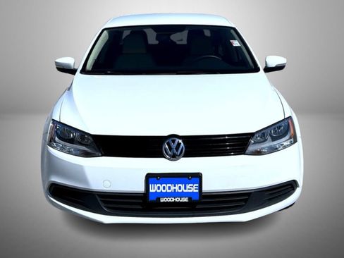 Used 2014 Volkswagen Jetta SE FWD image 2