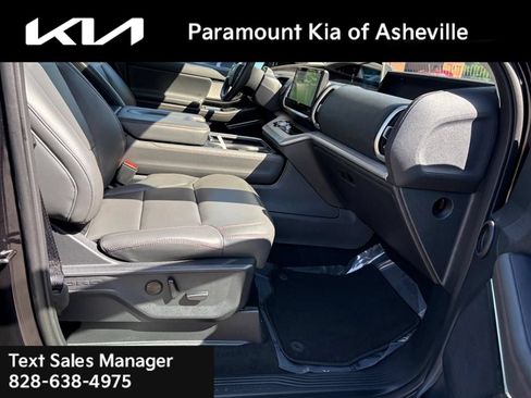 Used 2025 Ford Expedition Max Active RWD image 20