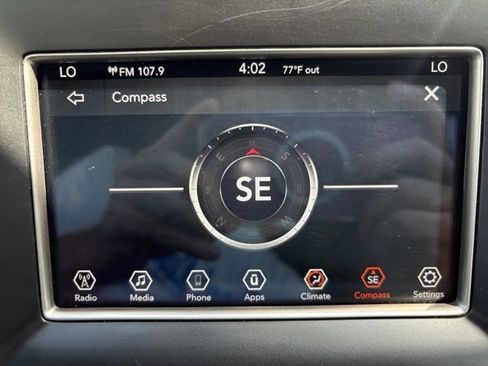 Used 2019 Jeep Grand Cherokee Laredo AWD/4WD image 28