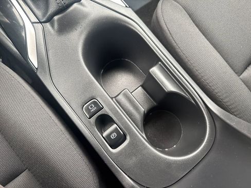 Used 2025 Toyota Corolla LE image 26