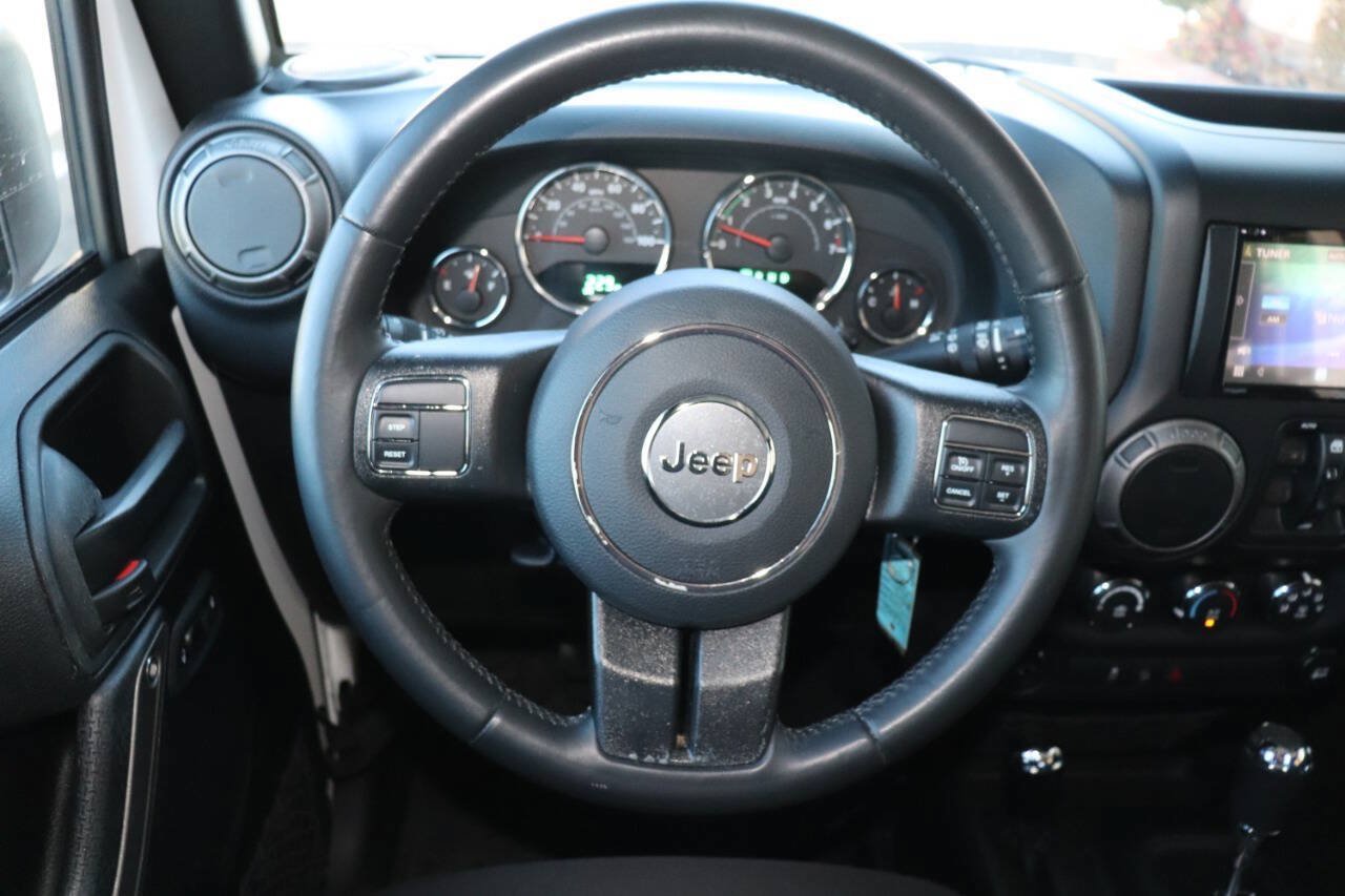 Used 2018 Jeep Wrangler Unlimited Sport S AWD/4WD image 22