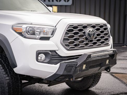 Used 2020 Toyota Tacoma TRD Off-Road image 4