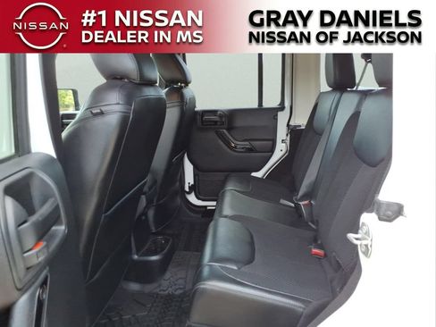 Used 2017 Jeep Wrangler Unlimited Sahara AWD/4WD image 25