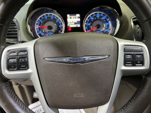 Used 2014 Chrysler Town & Country Touring w/ Trailer Tow Group image 23