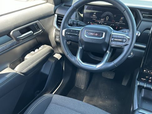 Used 2025 GMC Terrain Elevation AWD/4WD image 17