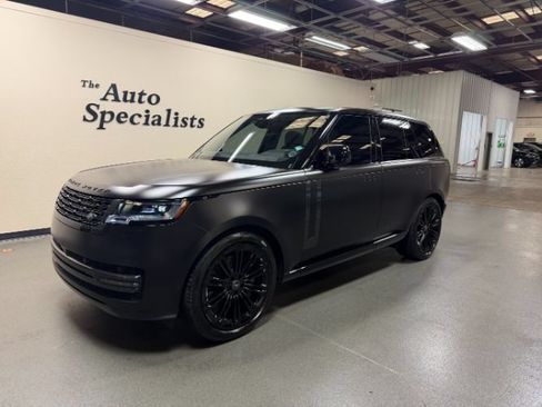 Used 2025 Land Rover Range Rover SE AWD/4WD image 1