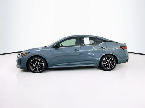 Used 2025 Nissan Sentra SR FWD image 4
