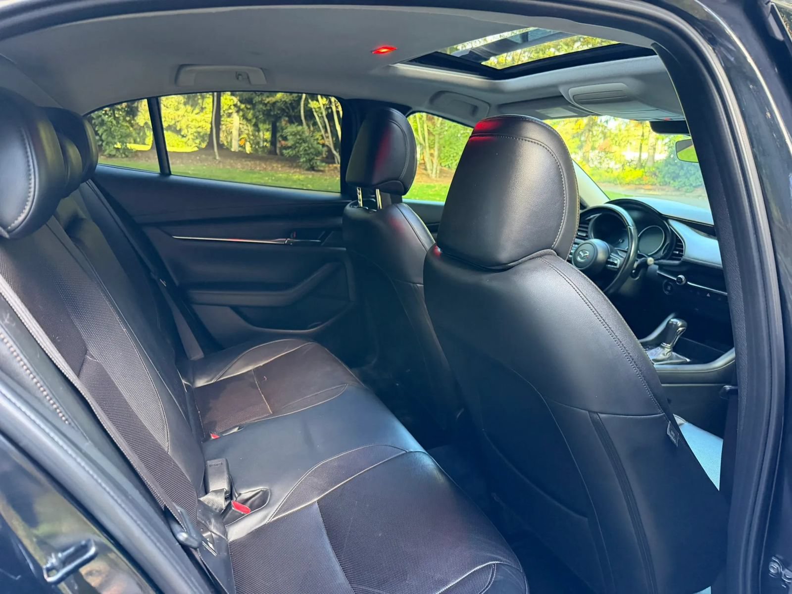 Used 2019 MAZDA MAZDA3 Sedan FWD image 10