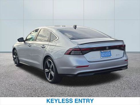 Used 2025 Honda Accord Sport image 9