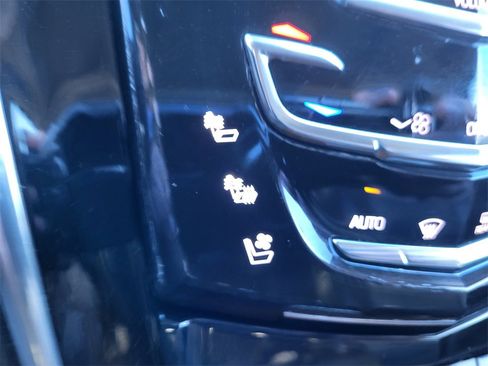 Used 2016 Cadillac Escalade Luxury image 27