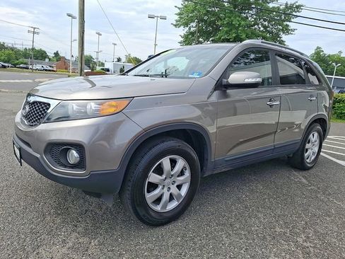 Used 2011 Kia Sorento 2WD w/ Convenience Pkg image 3