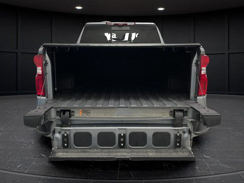 Used 2023 Chevrolet Silverado 1500 High Country w/ Technology Package AWD/4WD image 29