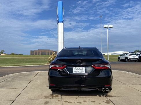 Used 2022 Toyota Camry SE FWD image 11
