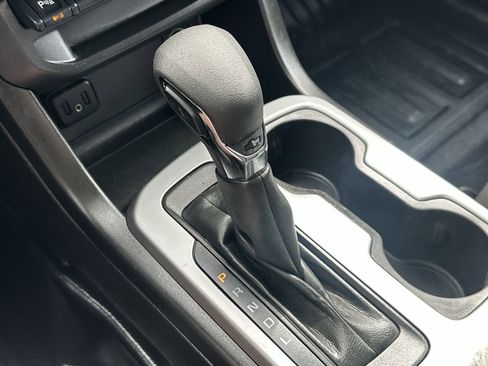 Used 2022 Chevrolet Colorado LT w/ Fleet Safety Package image 30