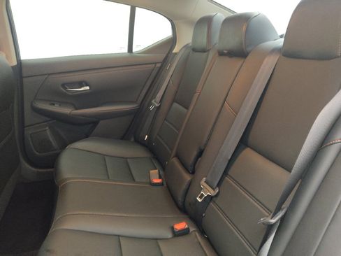 Used 2021 Nissan Sentra SR w/ SR Premium Package FWD image 18