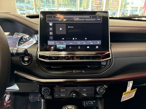 New 2026 Jeep Compass Latitude image 22