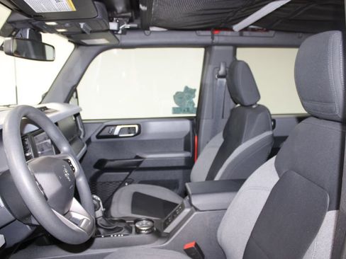Used 2023 Ford Bronco 4-Door AWD/4WD image 17