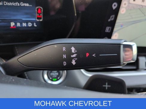 Certified 2025 Chevrolet Equinox LT w/ Safety and Technology Package AWD/4WD image 17