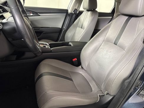 Used 2018 Honda Civic Touring image 10