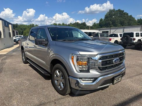 Used 2021 Ford F150 XLT w/ Equipment Group 302A High RWD image 4