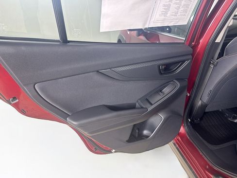 Used 2019 Subaru Crosstrek 2.0i Premium w/ Moonroof Package image 18