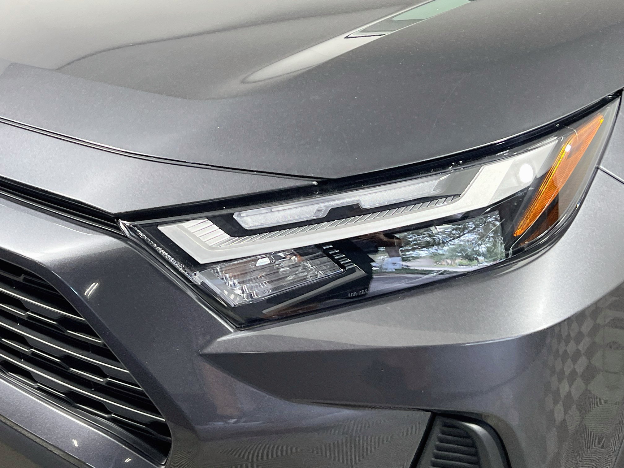 Used 2025 Toyota RAV4 XLE FWD image 12