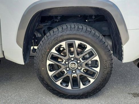 Used 2024 Toyota Tundra Limited AWD/4WD image 10