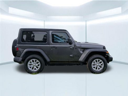 Used 2023 Jeep Wrangler Sport AWD/4WD image 6