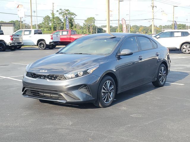 Used 2024 Kia Forte LXS w/ LXS Technology Package FWD image 3