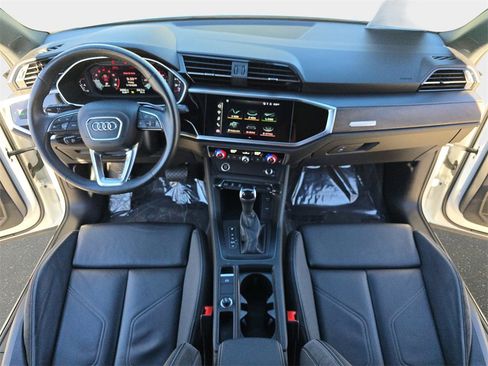 Used 2022 Audi Q3 2.0T Premium Plus w/ Premium Plus Package image 9
